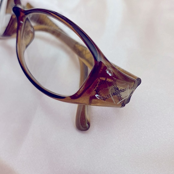 Oval Shaped Eyeglasses - Picture 4 of 4